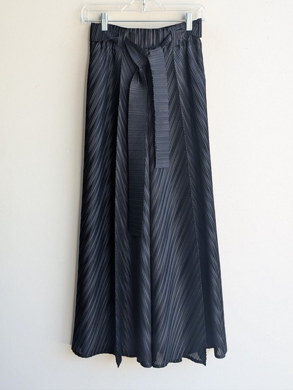 Black Pleated Wide Leg Belted Culottes Pants with Tie Waist